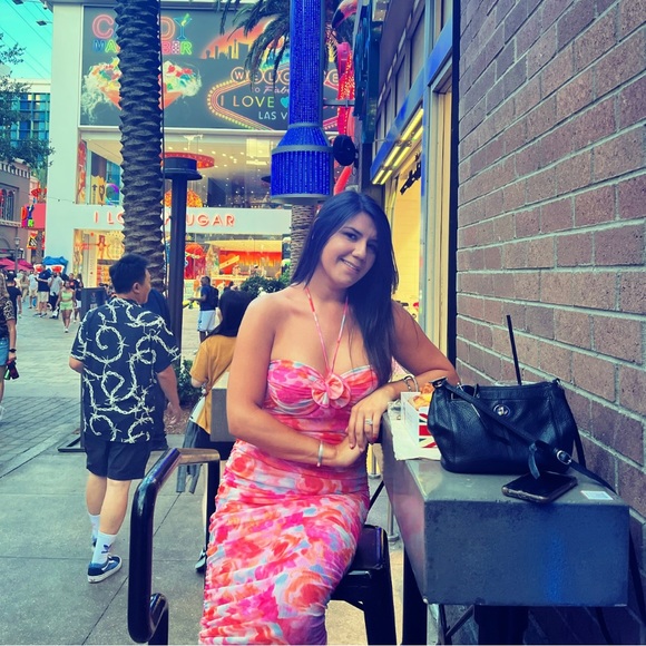 Meet your Posher, Kelly - Picture 2 of 5